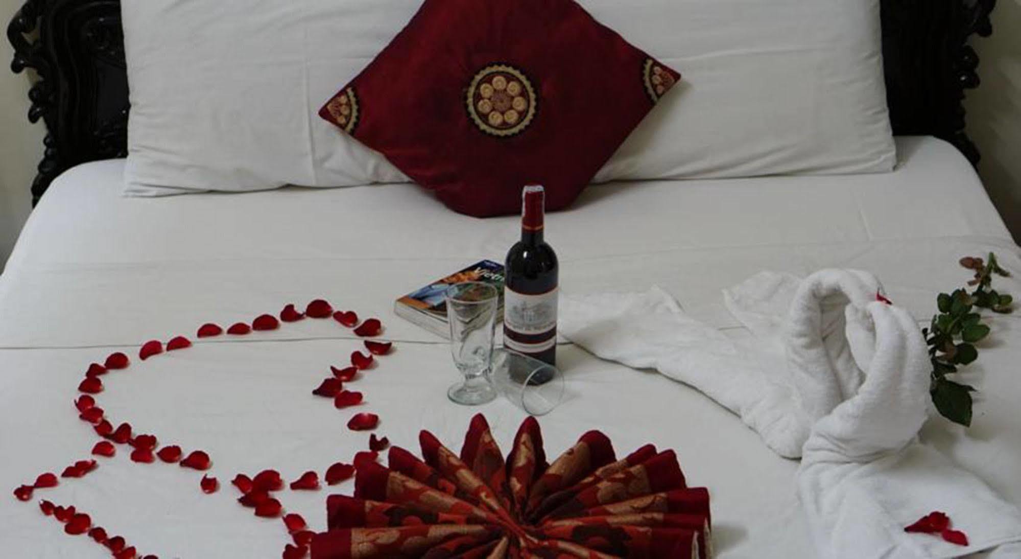 Hanoi Golden Moon Guest House & Travel Ngoại thất bức ảnh