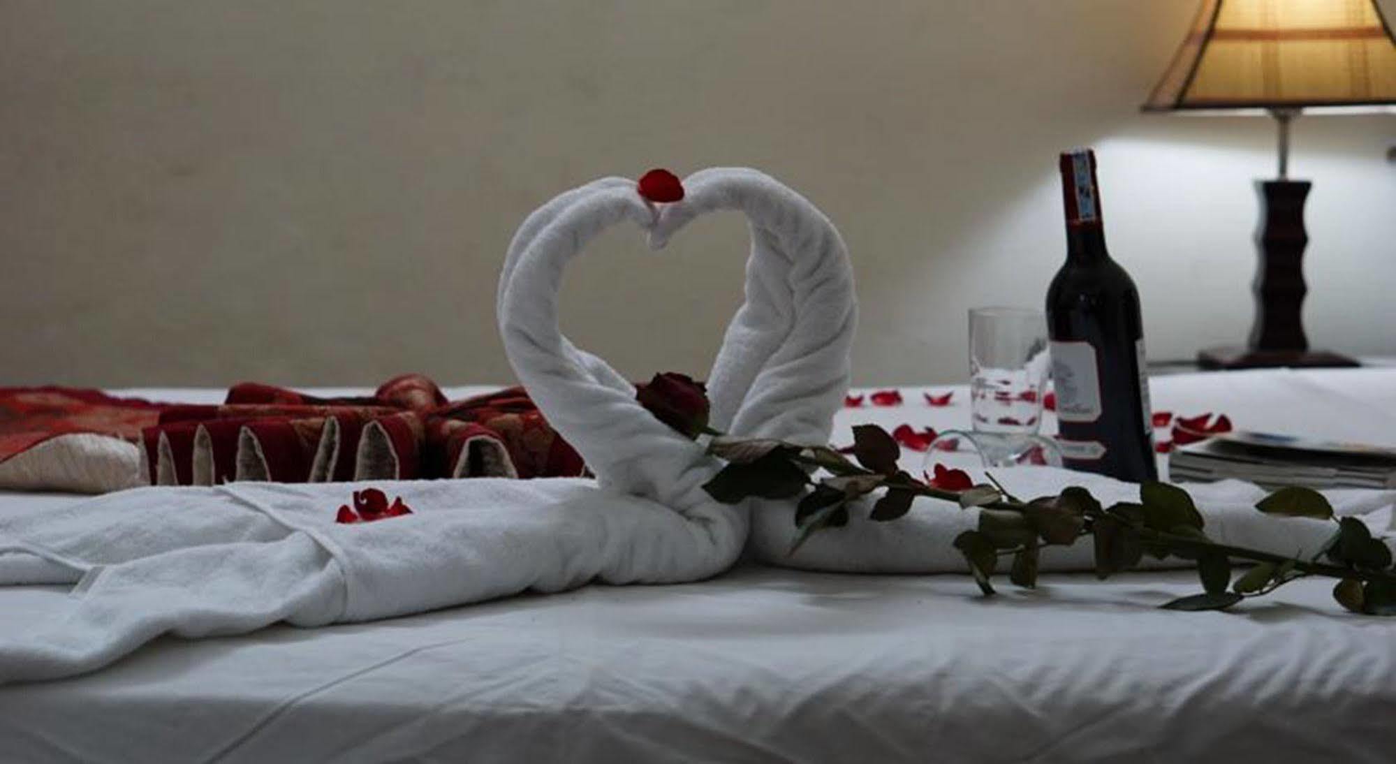 Hanoi Golden Moon Guest House & Travel Ngoại thất bức ảnh
