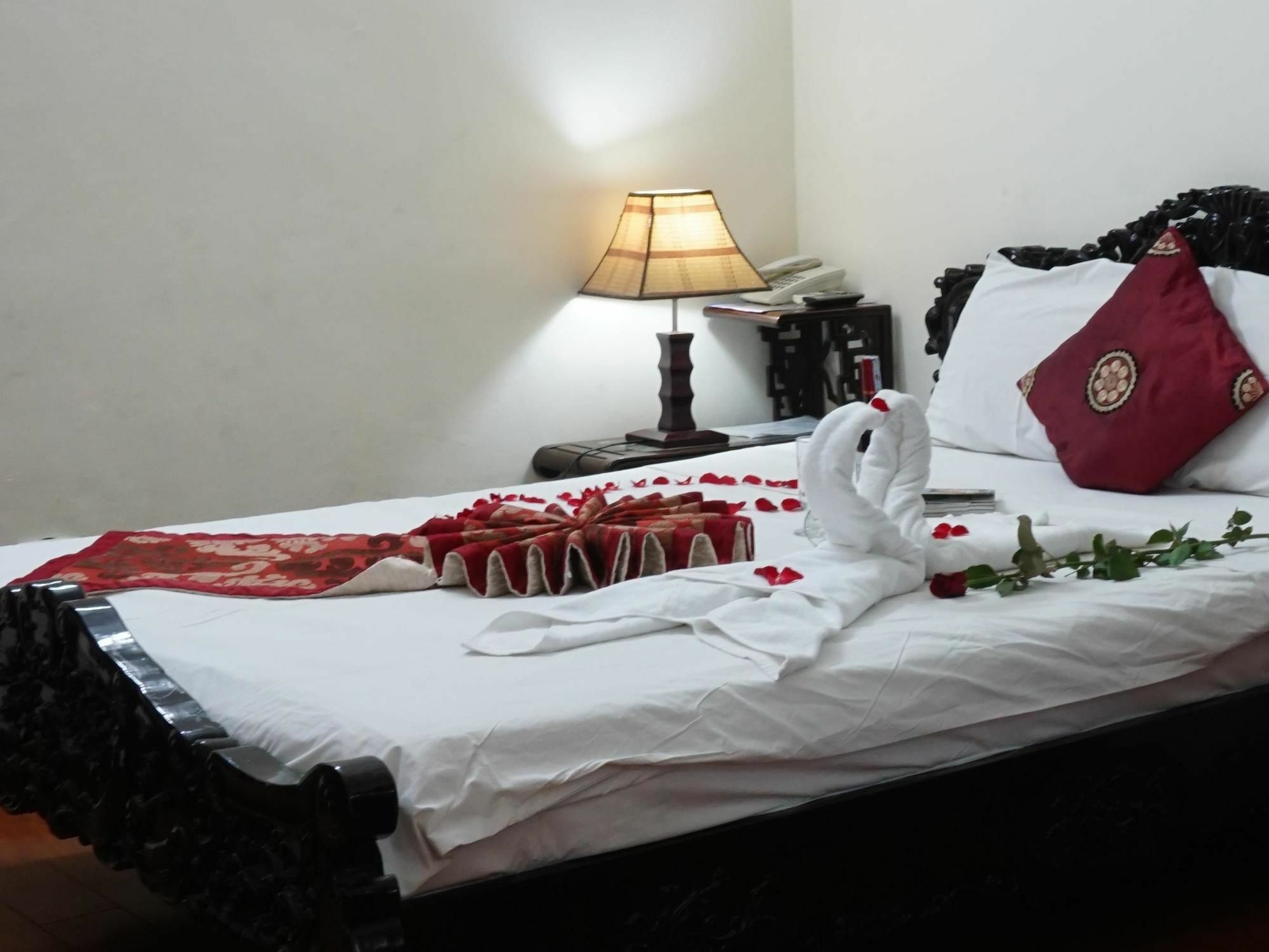 Hanoi Golden Moon Guest House & Travel Ngoại thất bức ảnh
